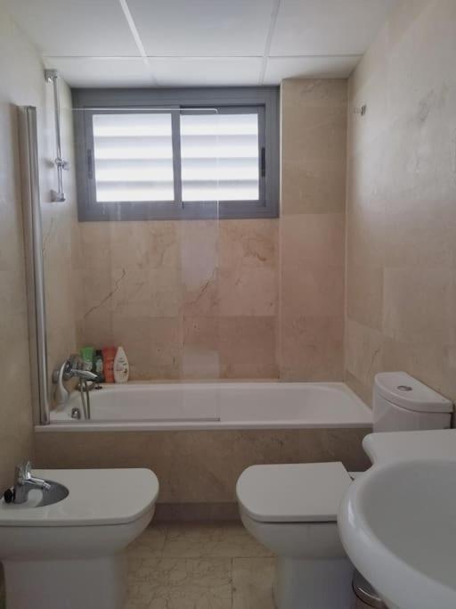 Apartamento Bonito - Playas Las Deveses Ел Вергер Екстериор снимка